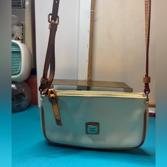Dooney & Bourke Handbags - Dooney And Bourke Crossbody